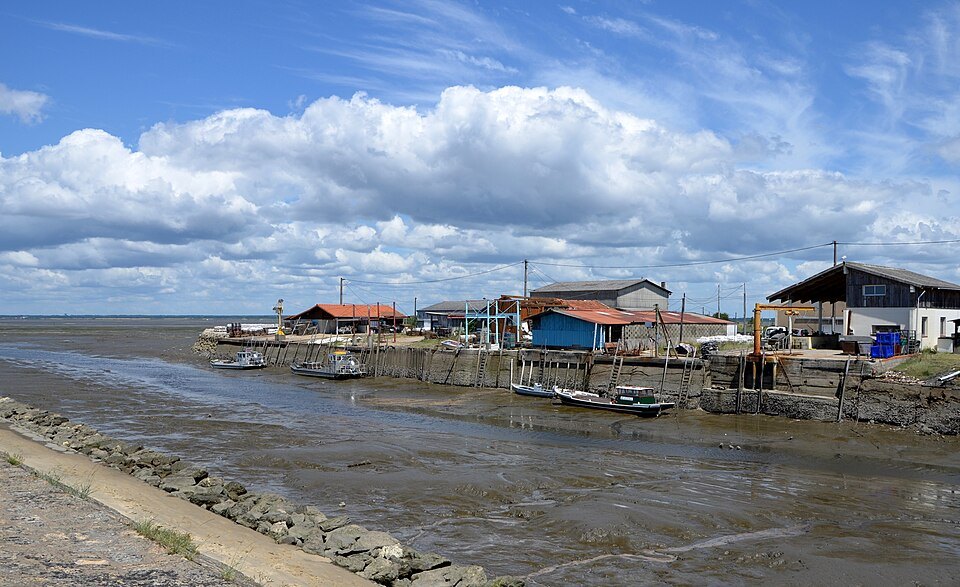 Another view of Larros harbour